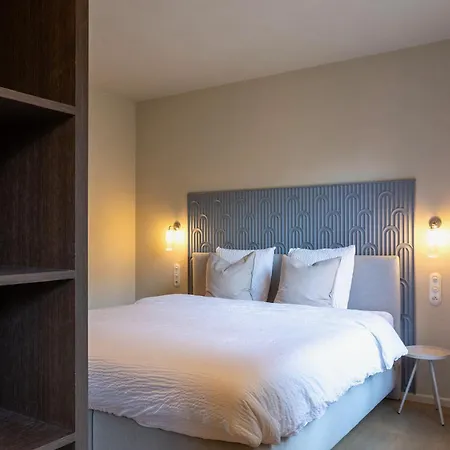 Unieke Catherine Met Frontaal Zeezicht, Parking Sauna En Strandcabine De Panne