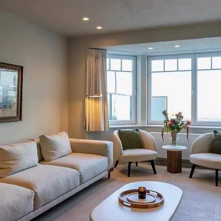 Unieke Catherine Met Frontaal Zeezicht, Parking Sauna En Strandcabine Villa De Panne