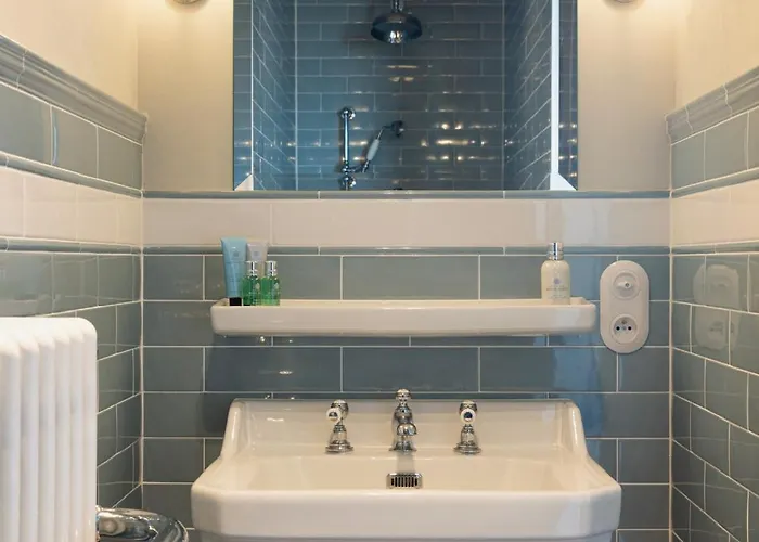 Villa Unieke Catherine Met Frontaal Zeezicht, Parking Sauna En Strandcabine De Panne